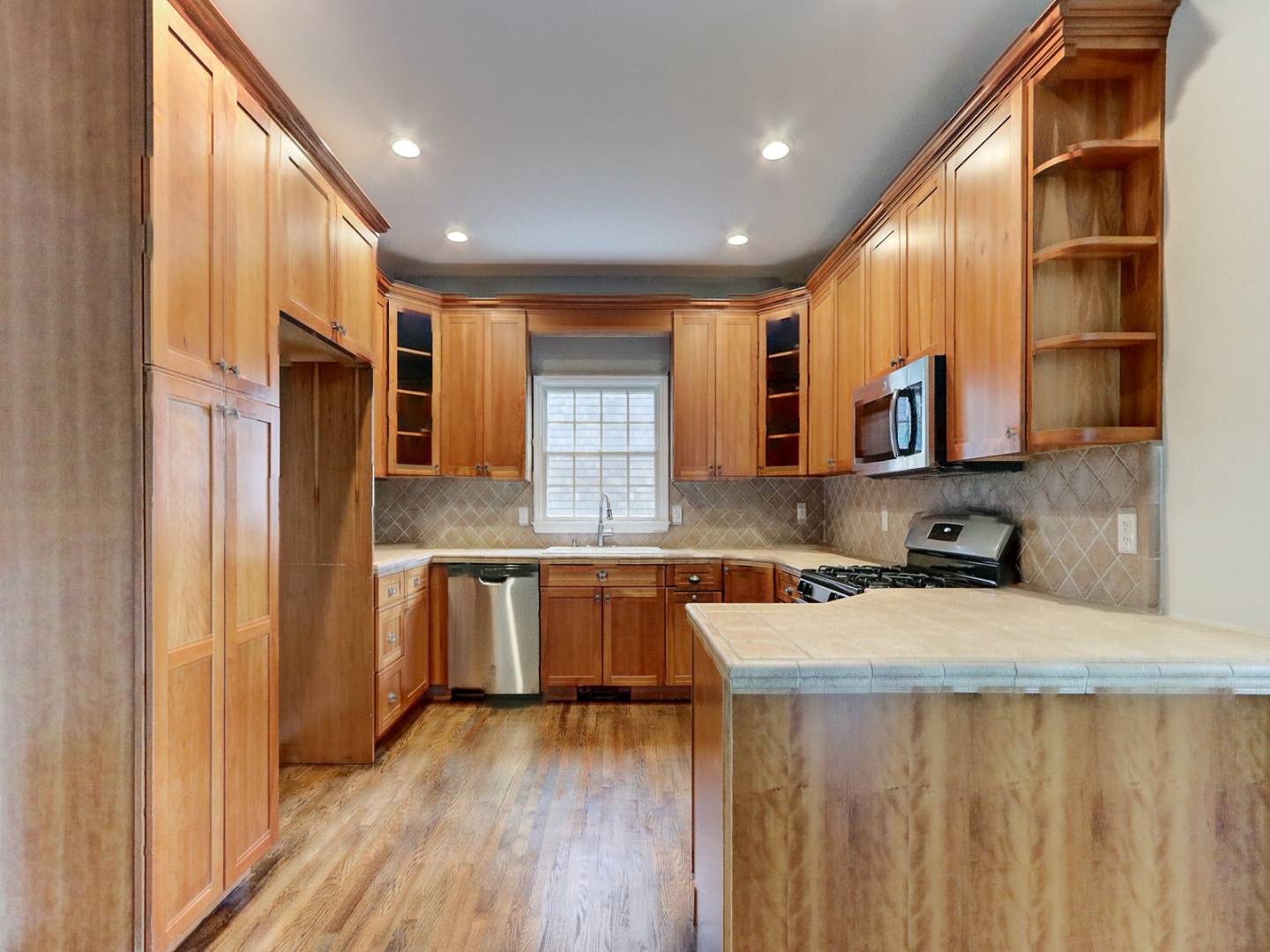 46 MARVIN LN, Islip, NY 11751 (Sold NYStateMLS Listing 10945808)