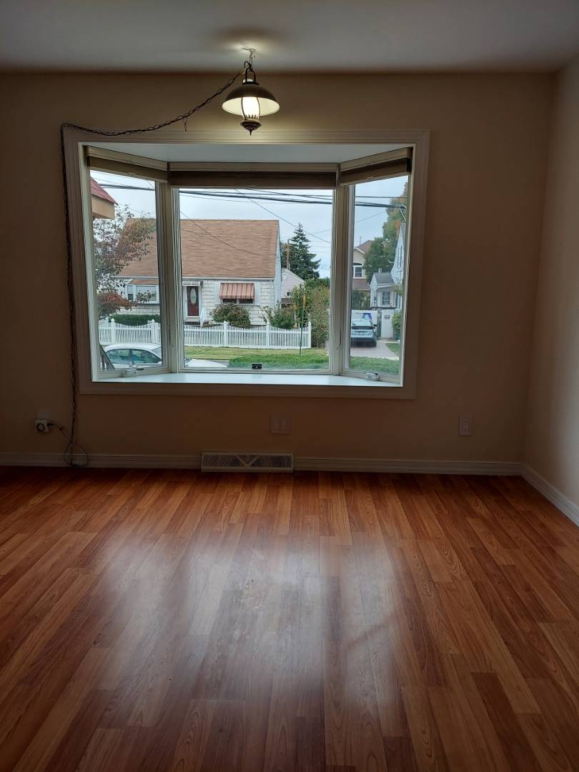 83 Laconia Ave, Staten Island, NY 10305 (Sold NYStateMLS Listing 10945532)