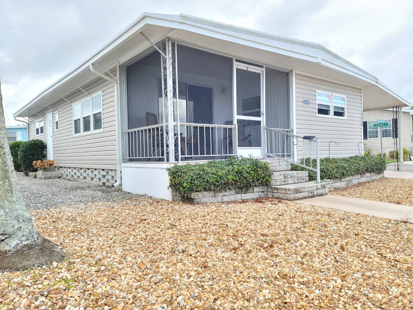 34472 Palm Dr, PINELLAS PARK, FL 33781 TEAM SHERROD MOBILE HOME SALES