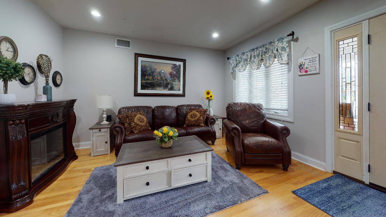 2643 KENNY AVE, MERRICK, NY 11566 (Sold NYStateMLS Listing 10966985)