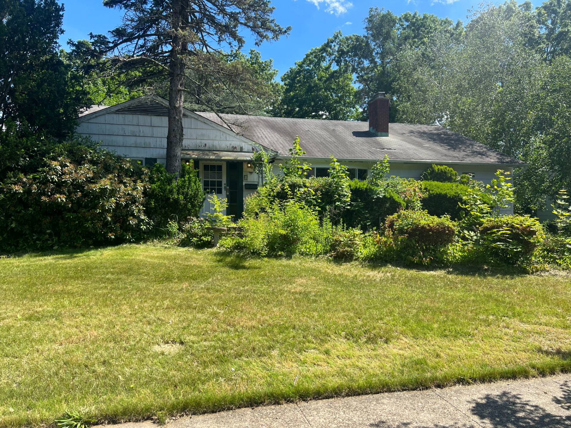 61 LAUREN AVE, Dix Hills, NY 11746 (Sold NYStateMLS Listing 11084017)