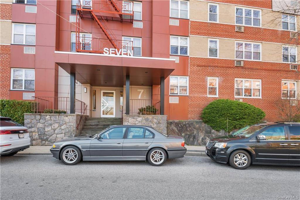 7 Balint Dr, 318, Yonkers, NY 10710 (Sold NYStateMLS Listing 11086941)