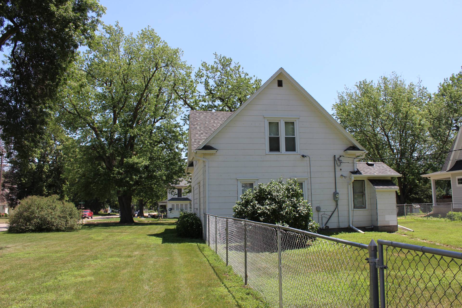 300 Lincoln, Wausa, NE 68786 (Off Market MyStateMLS Listing 11090602)