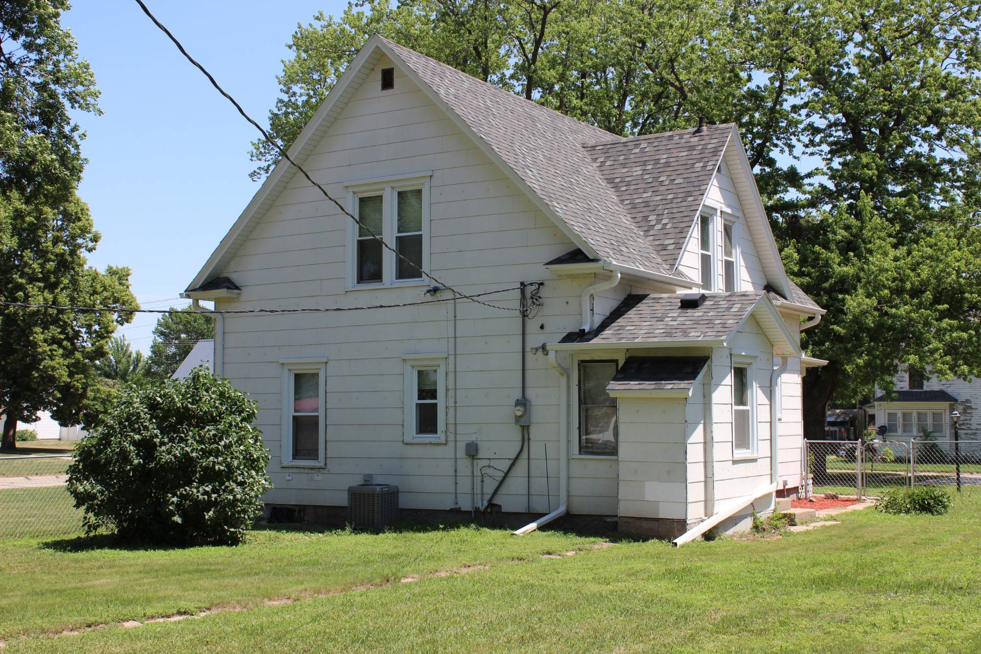 300 Lincoln, Wausa, NE 68786 (Off Market MyStateMLS Listing 11090602)