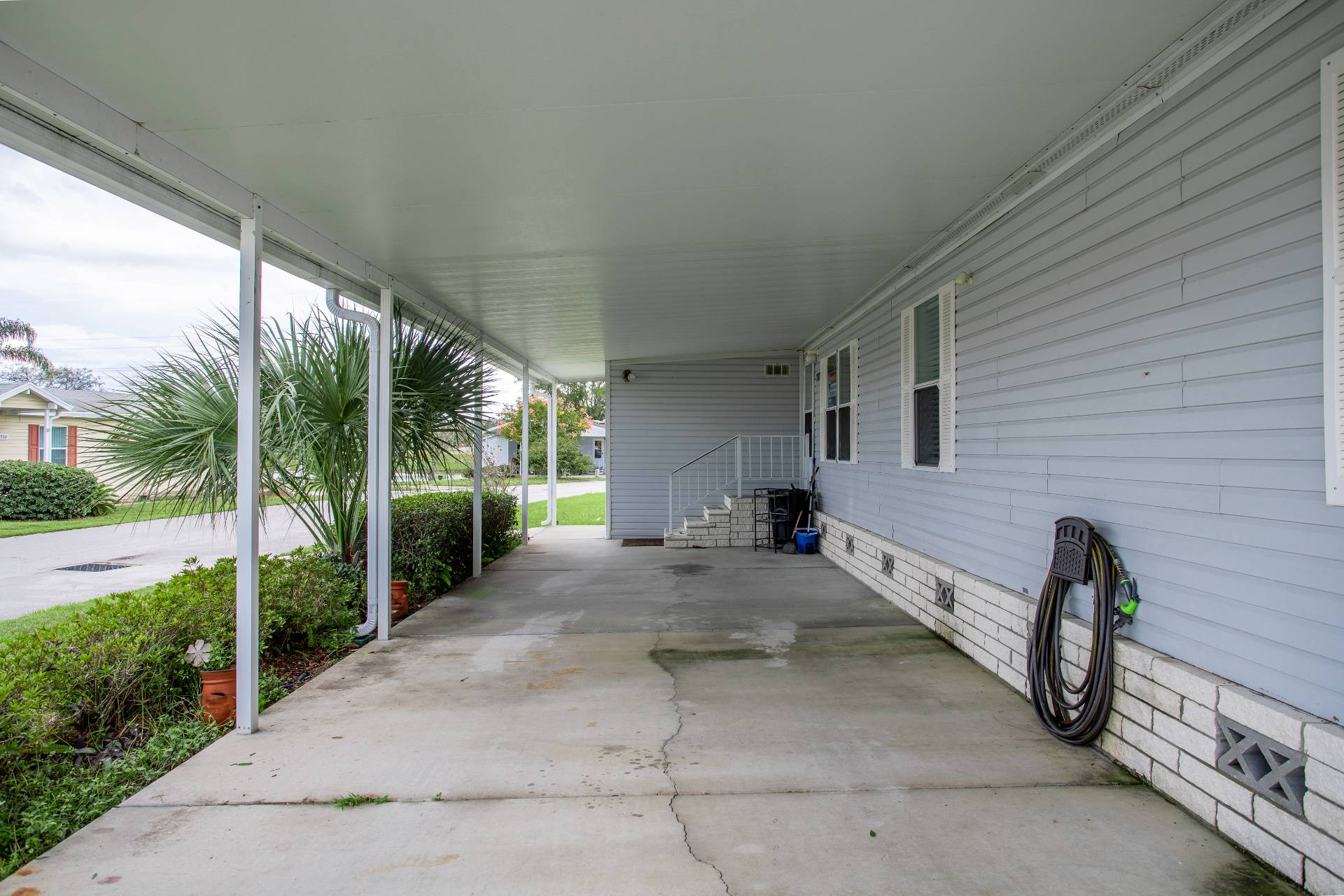 25753 Espanola Drive, Leesburg, FL 34748 (Off Market NYStateMLS Listing