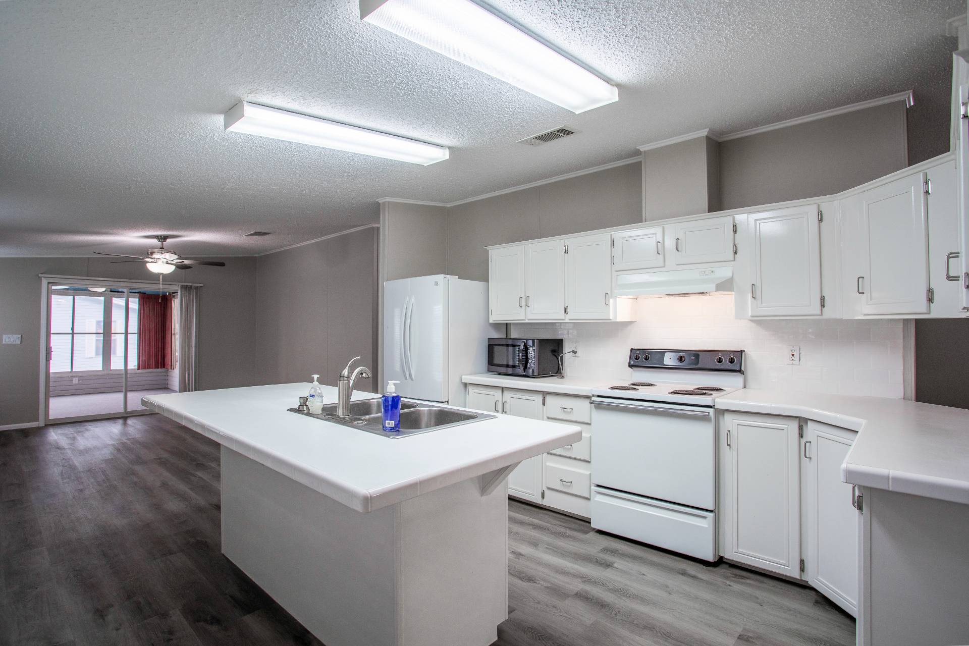 25753 Espanola Drive, Leesburg, FL 34748 (Off Market NYStateMLS Listing