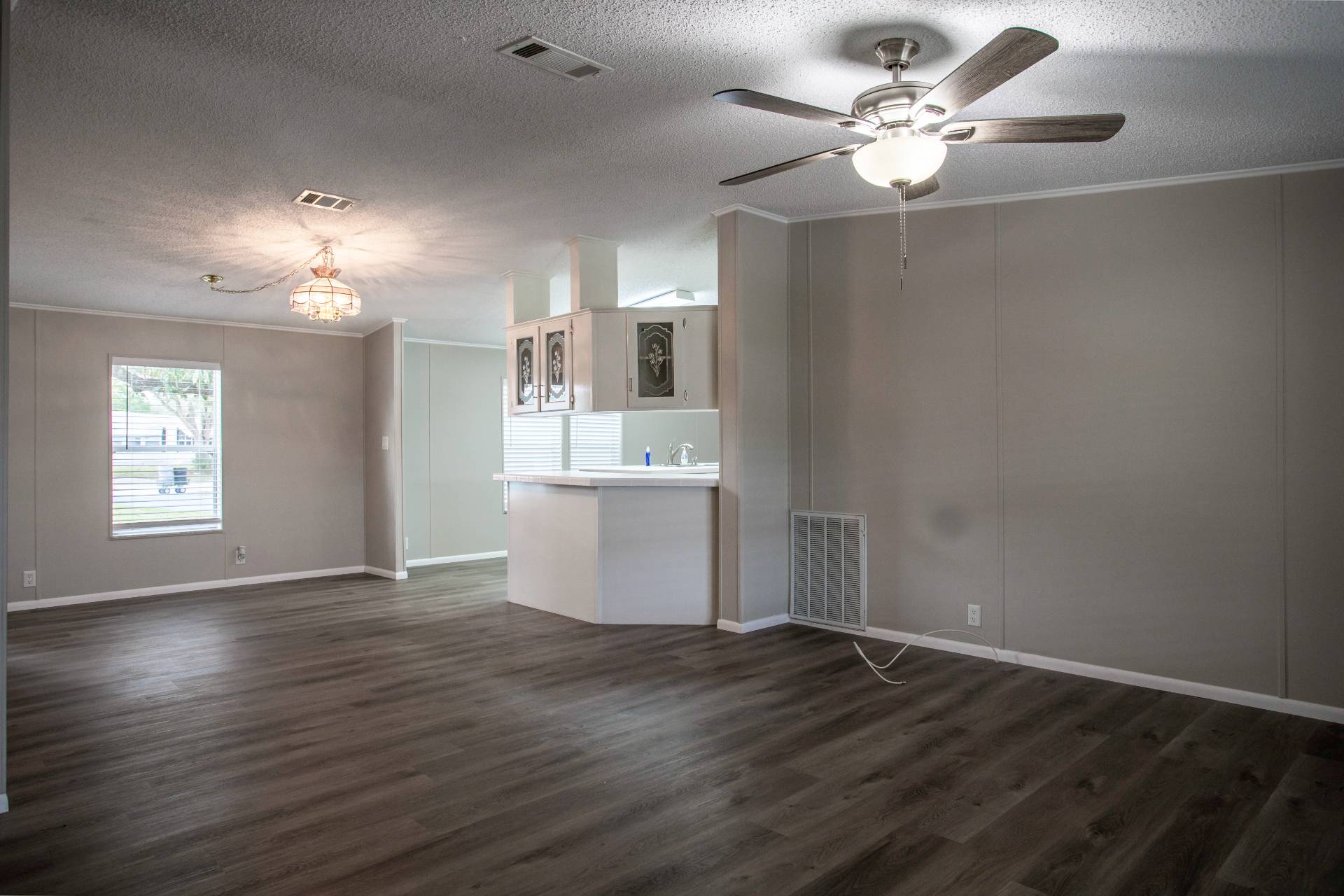 25753 Espanola Drive, Leesburg, FL 34748 (Off Market NYStateMLS Listing