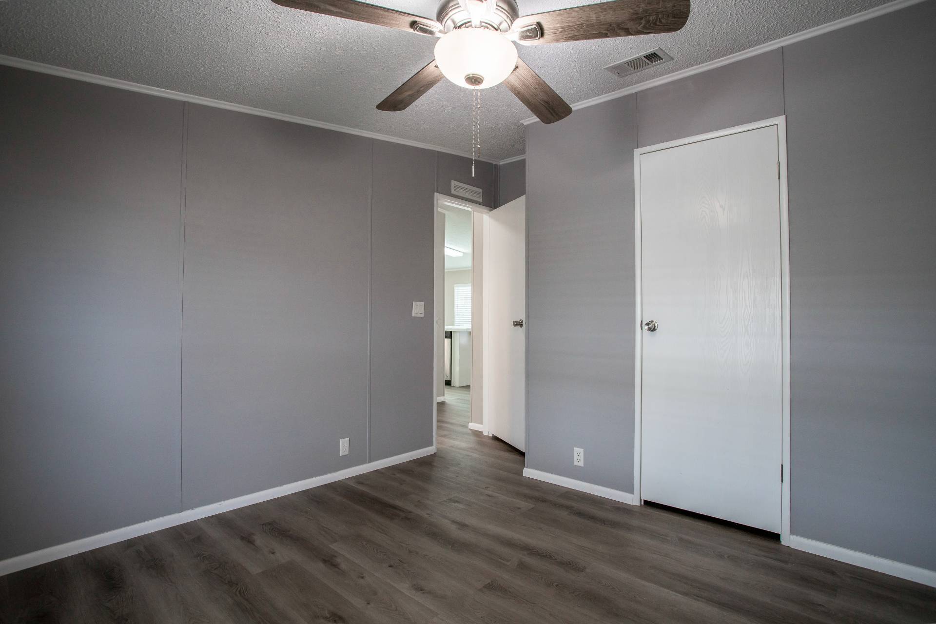 25753 Espanola Drive, Leesburg, FL 34748 (Off Market NYStateMLS Listing