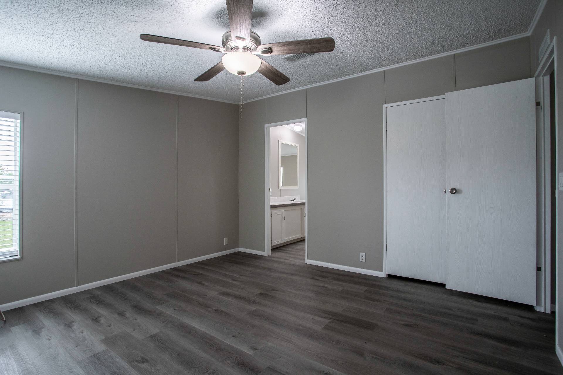 25753 Espanola Drive, Leesburg, FL 34748 (Off Market NYStateMLS Listing