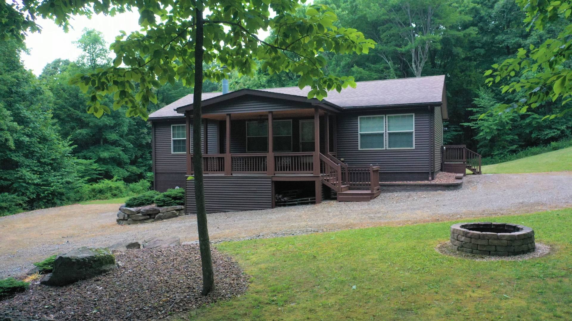 285 King Rd., Mill Run, PA 15464 (Sold MyStateMLS Listing 11090295)
