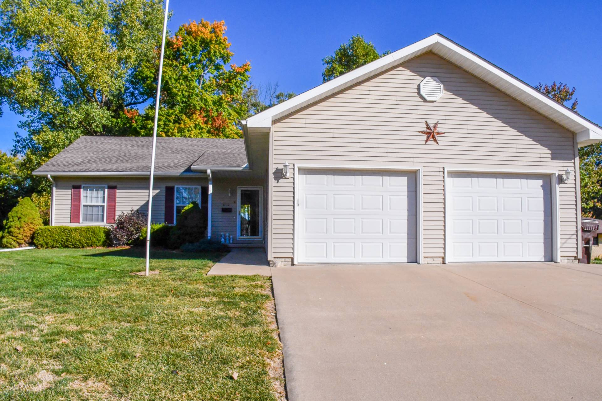 810 W. Grant St, Pittsfield, IL 62363 (Sold MyStateMLS Listing 11111918)