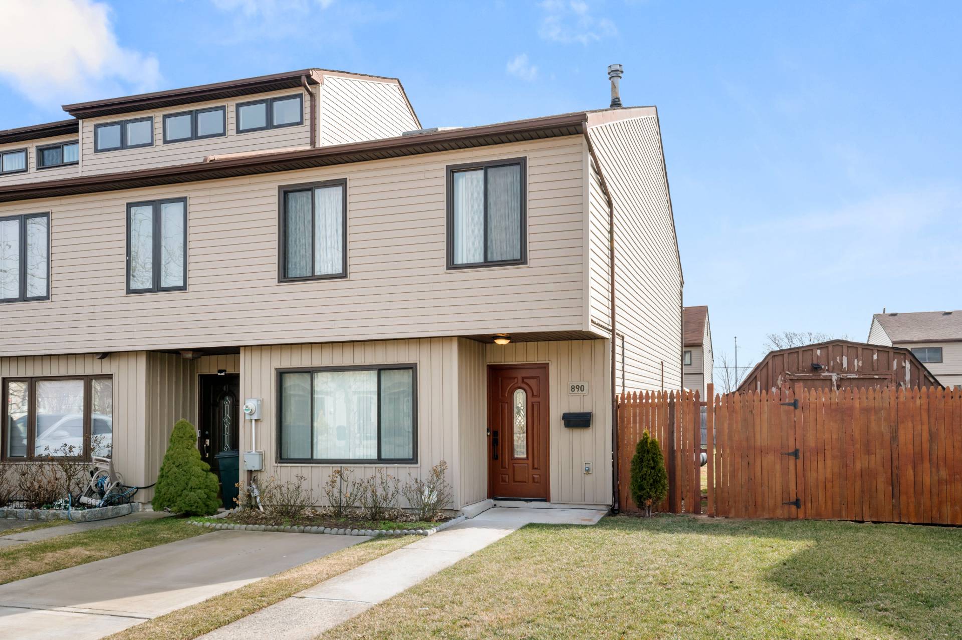 890 Patterson Ave