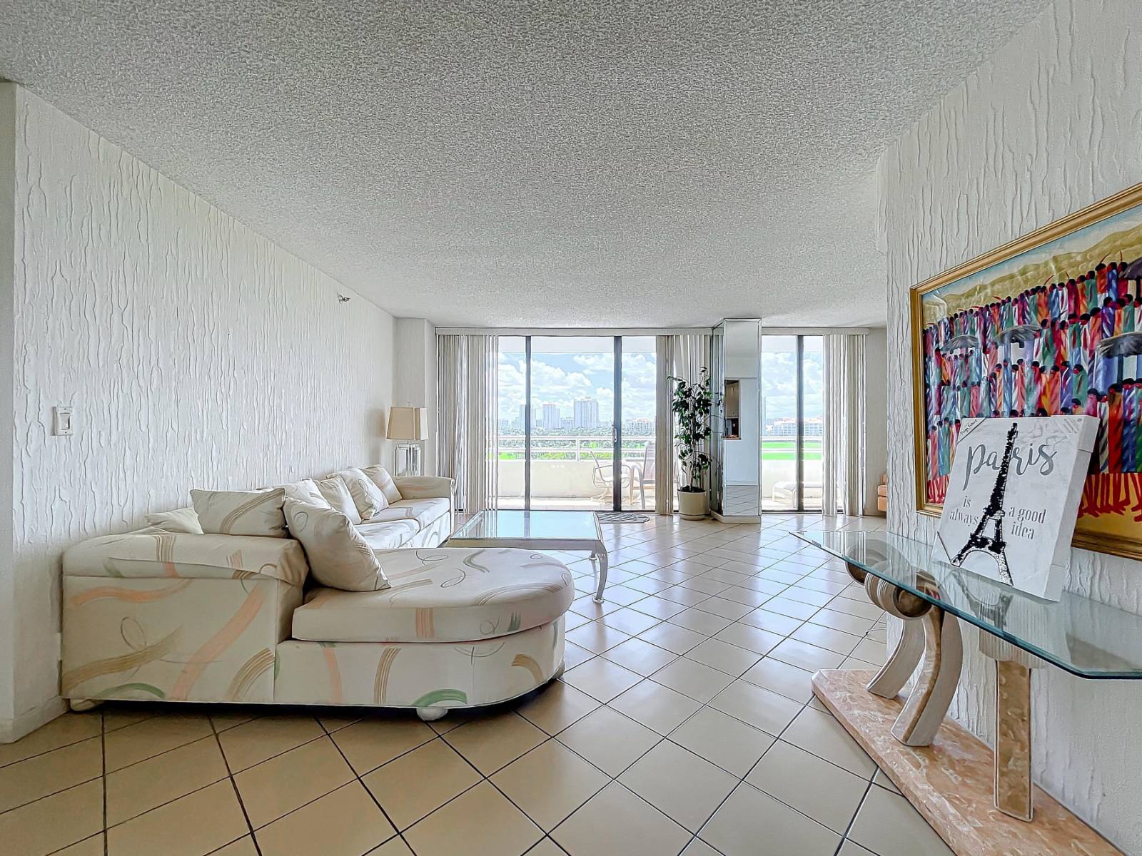 20225 NE 34th Ct, Apt 817, Miami, FL 33180