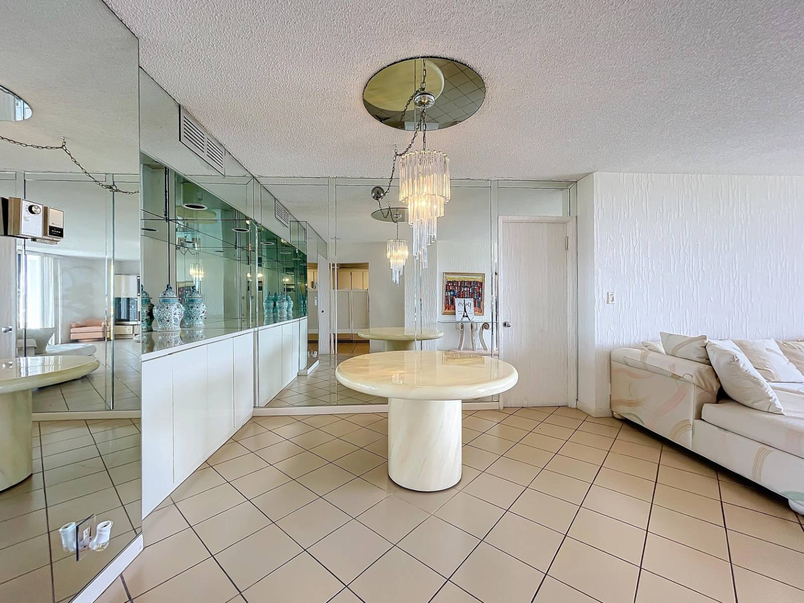 20225 NE 34th Ct, Apt 817, Miami, FL 33180