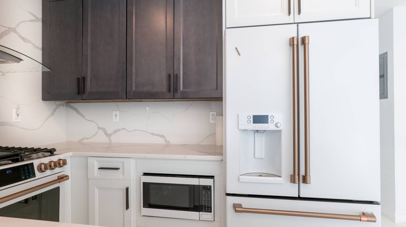 427 Pulaski St, Brooklyn, NY, 11221