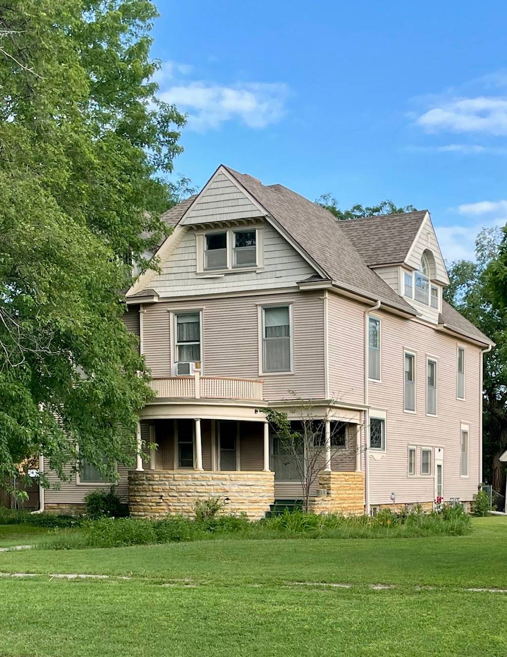 A-10; 100 Prairie View Cov