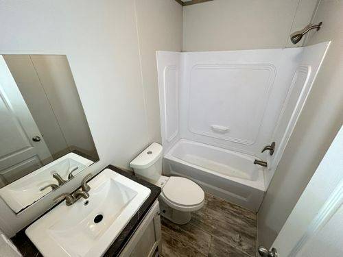 11498742-hK5zbv81NzKj8tls.jpg