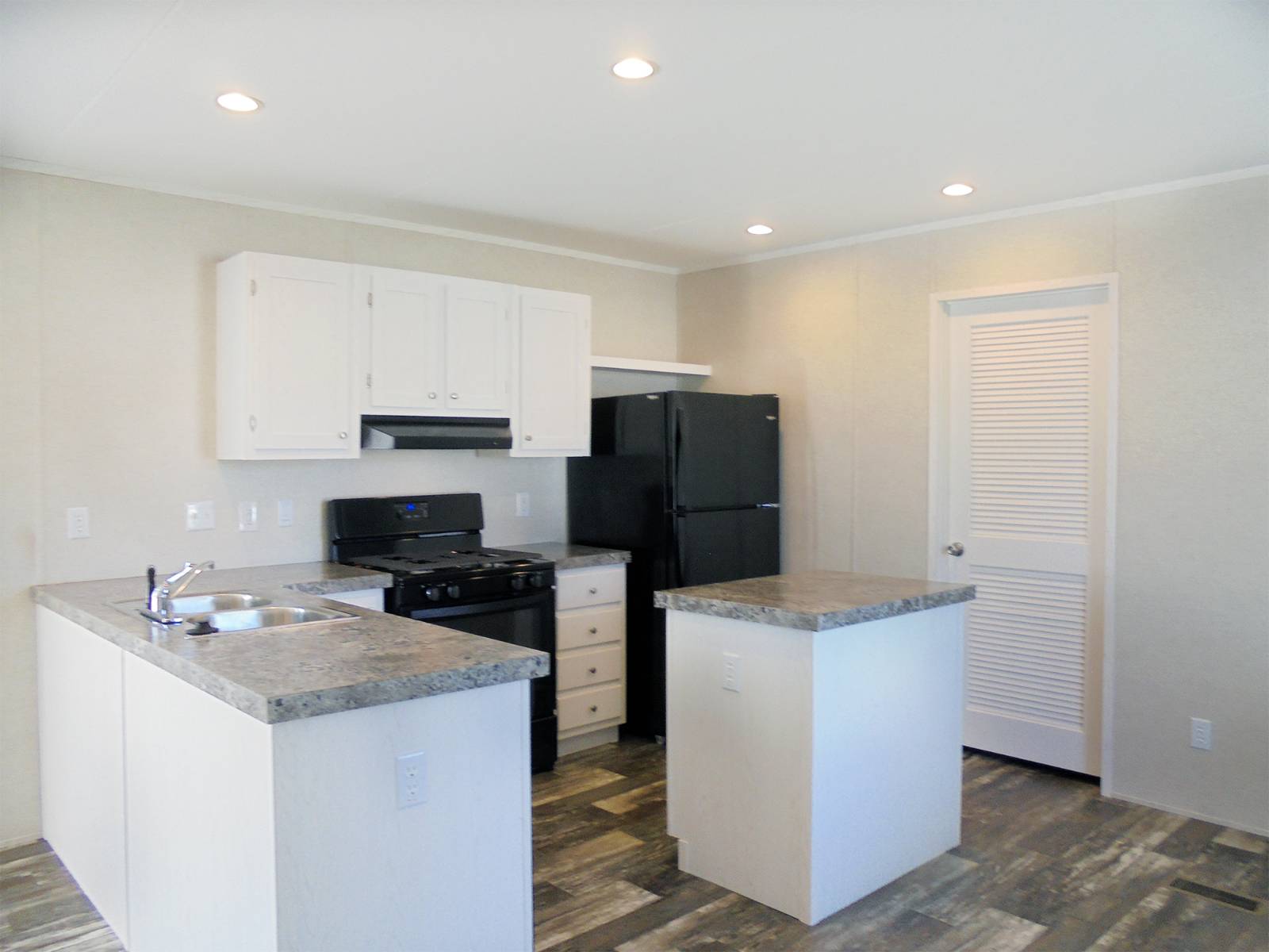 A-10; 100 Prairie View Cov