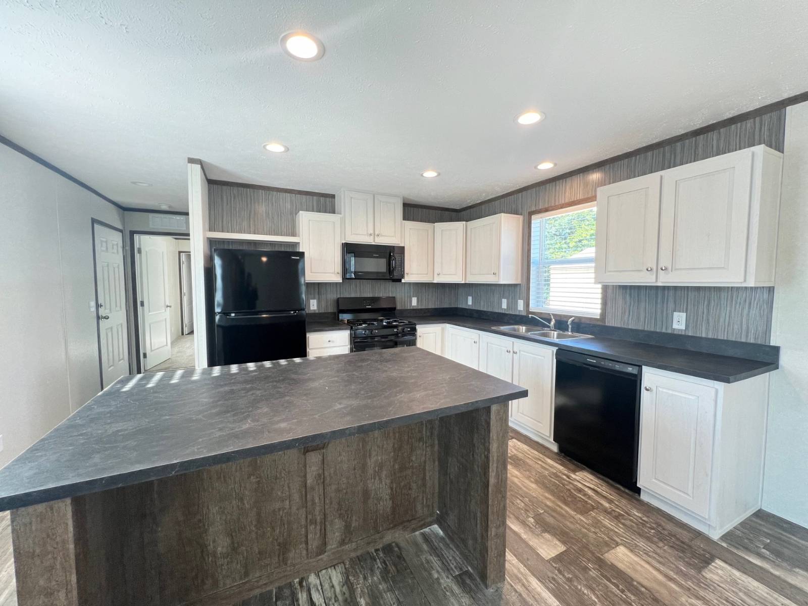 A-10; 100 Prairie View Cov