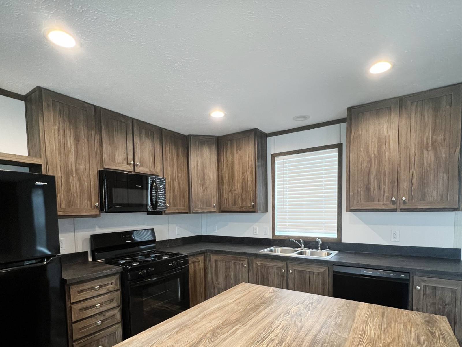 A-10; 100 Prairie View Cov