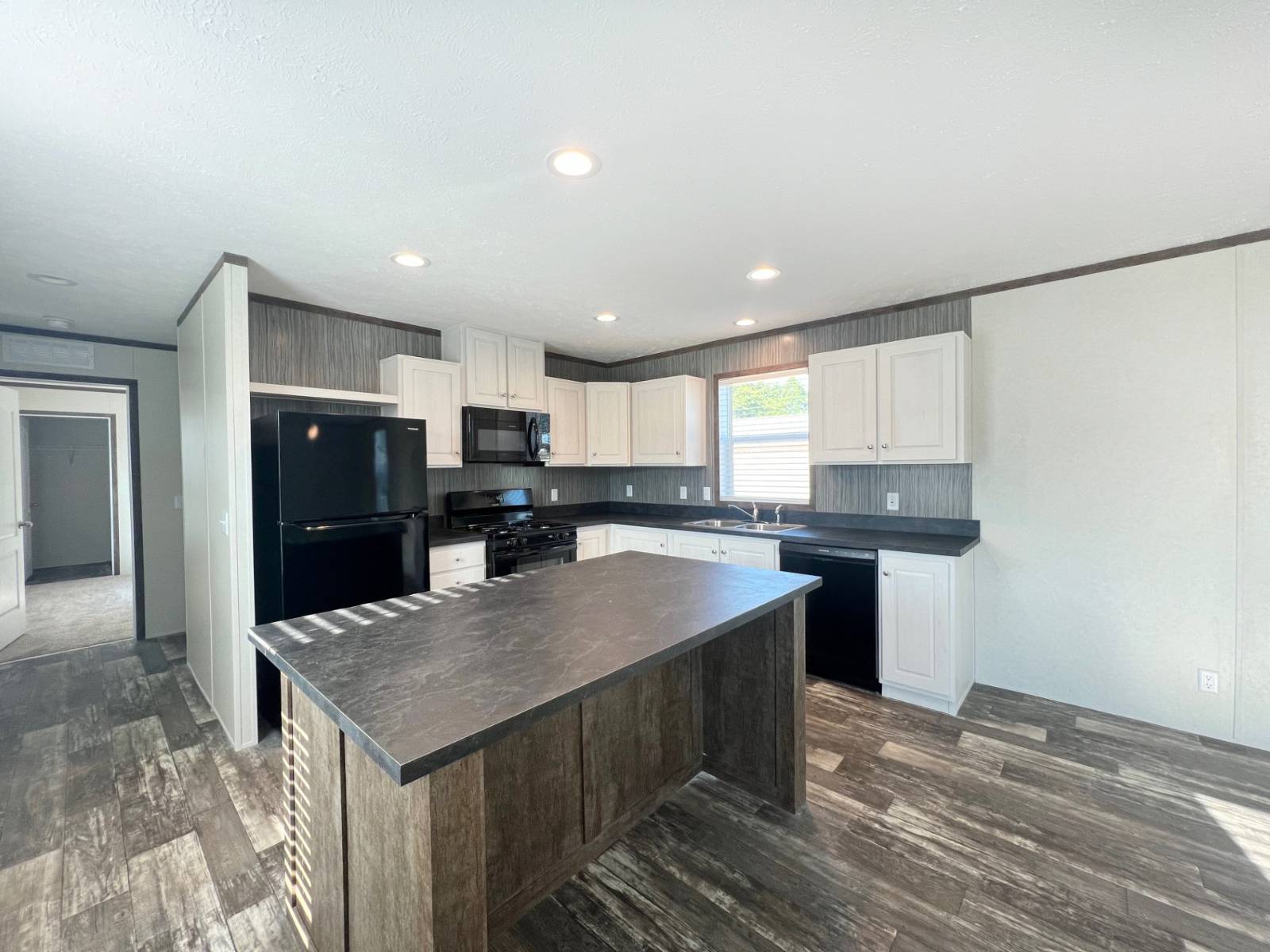 A-10; 100 Prairie View Cov