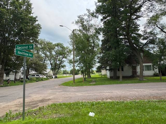 702 2nd St, Roslyn, SD 57261 (Sold MyStateMLS Listing #11546643)