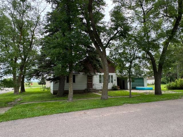 702 2nd St, Roslyn, SD 57261 (Sold MyStateMLS Listing #11546643)