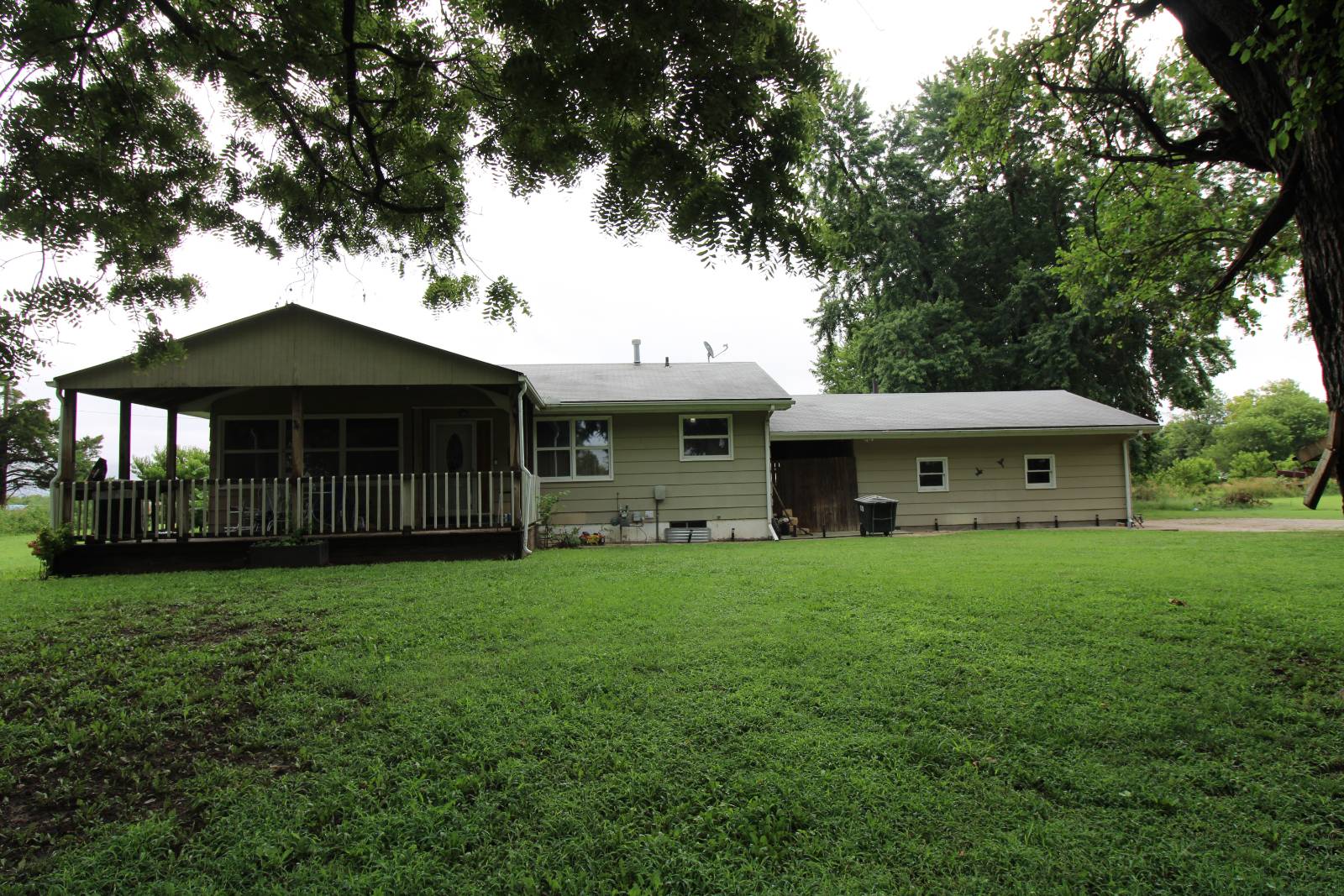 A-10; 100 Prairie View Cov