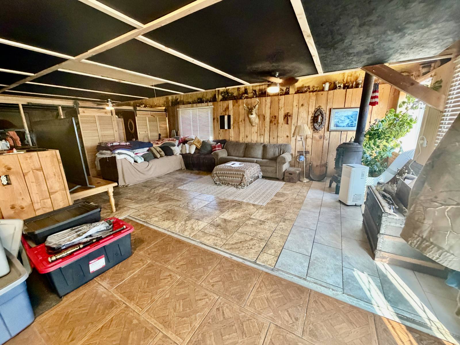 Photo 14 of 17 of home listing at 309 McGinn Lake, North Bend, NE 68601