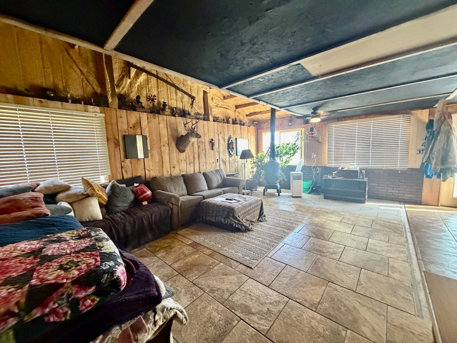 Photo 11 of 17 of home listing at 309 McGinn Lake, North Bend, NE 68601