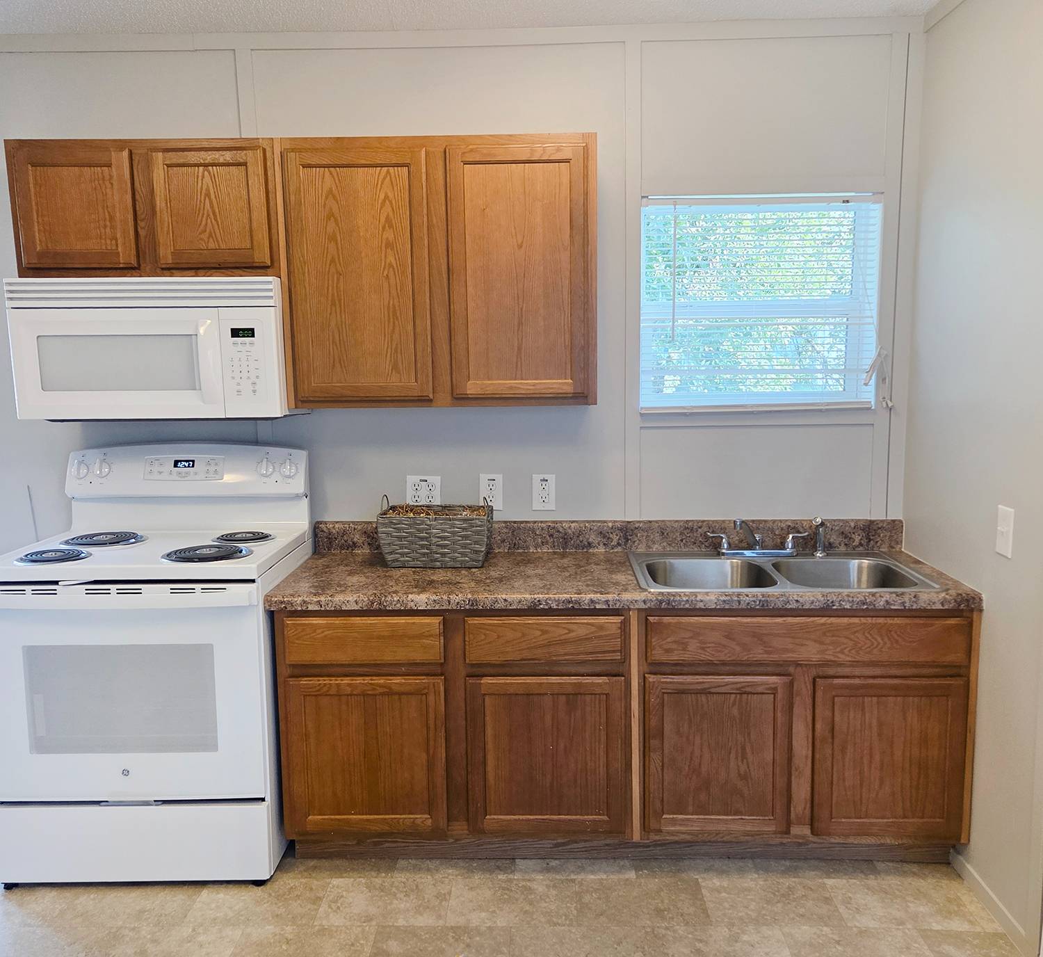 A-10; 100 Prairie View Cov