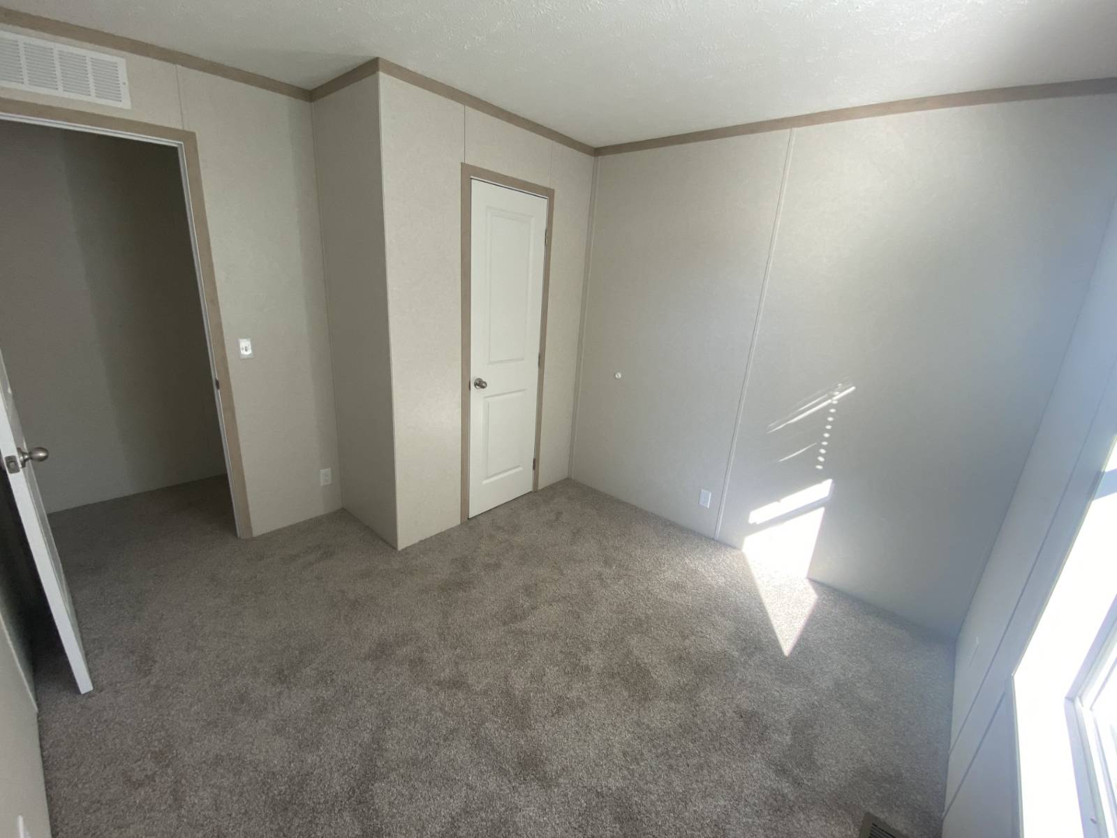 11588075-qhfqVm5vq4BmfNv6.jpg