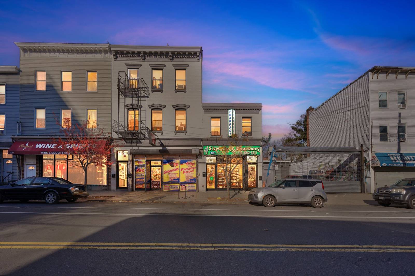 Photo of 219-225 Broad Street, Staten Island, NY 10304