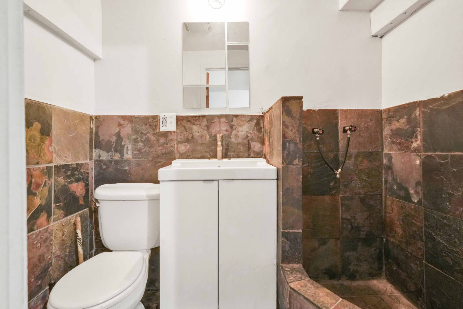 282 SCHOLES STREET, Brooklyn, NY, 11206