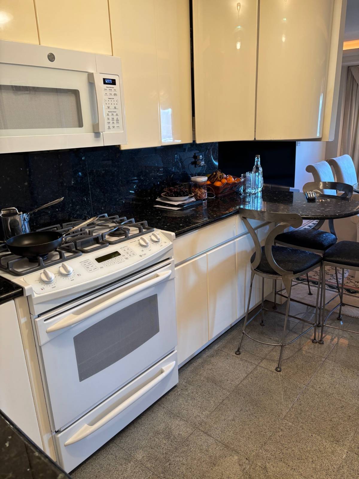 1 Bay Club Dr UNIT&nbsp;7C, Bayside, NY, 11360