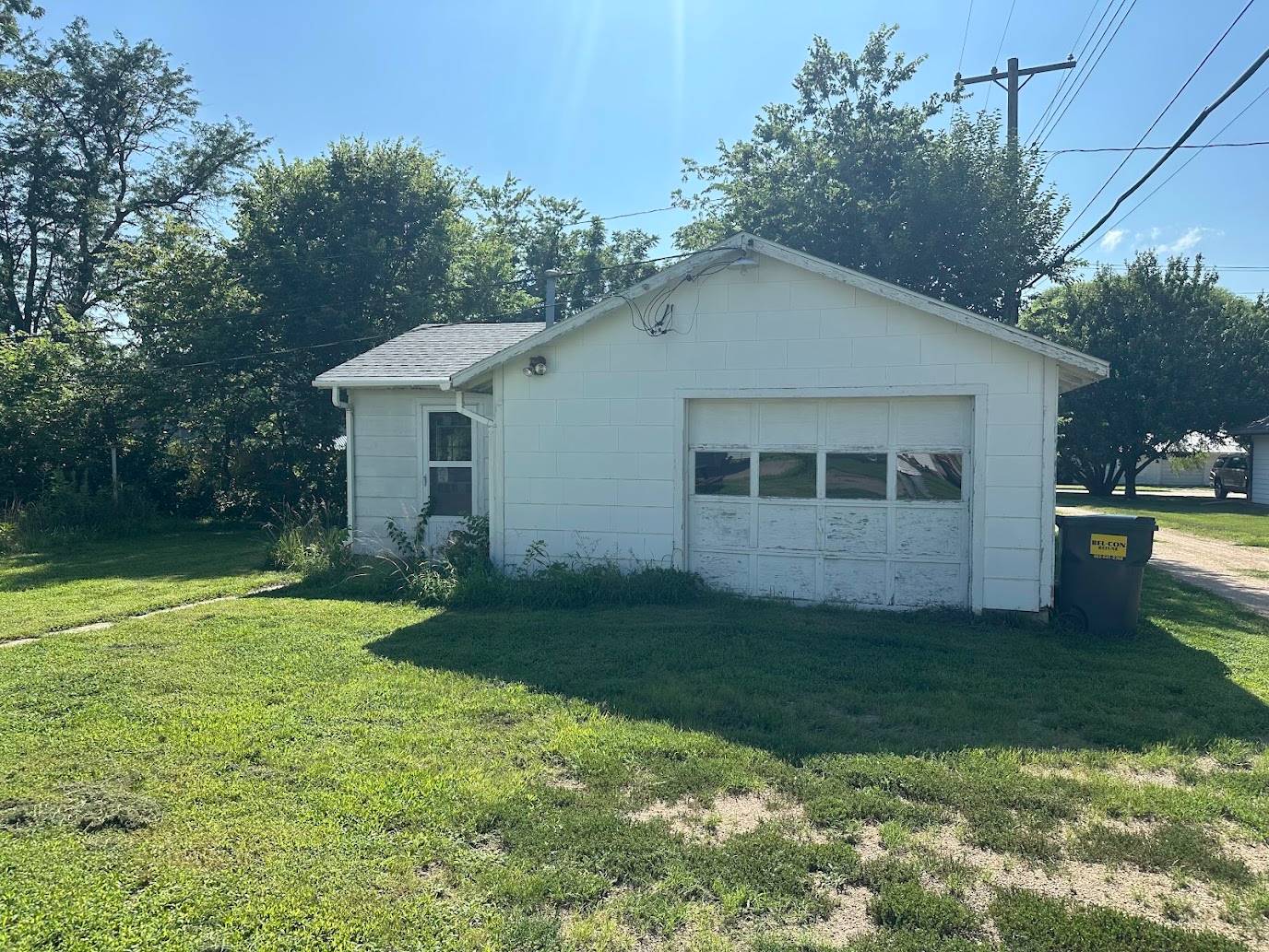 Photo 5 of 18 of home listing at 720 Eads Ave., Hebron, NE 68370