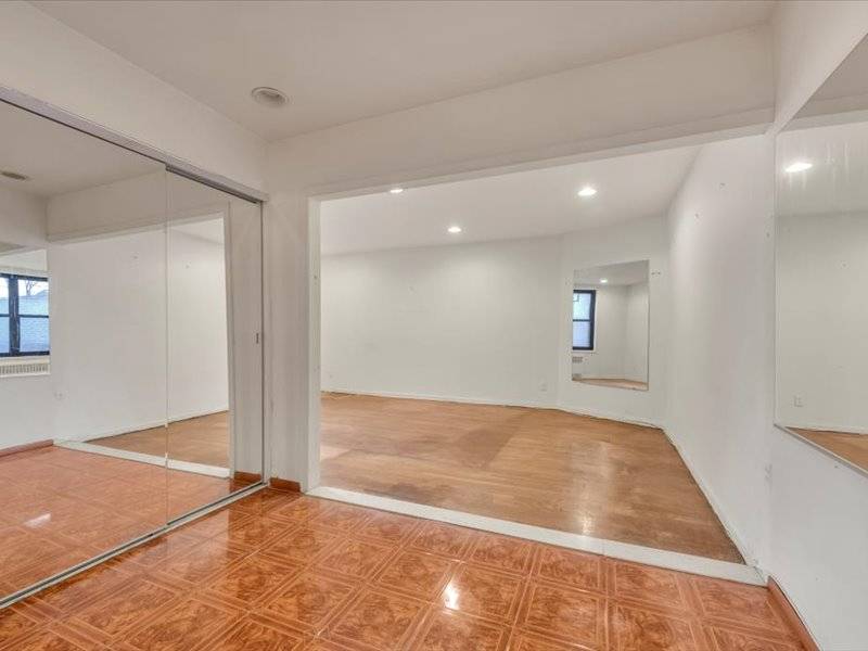 2 West End Ave UNIT&nbsp;1F, Brooklyn, NY, 11235