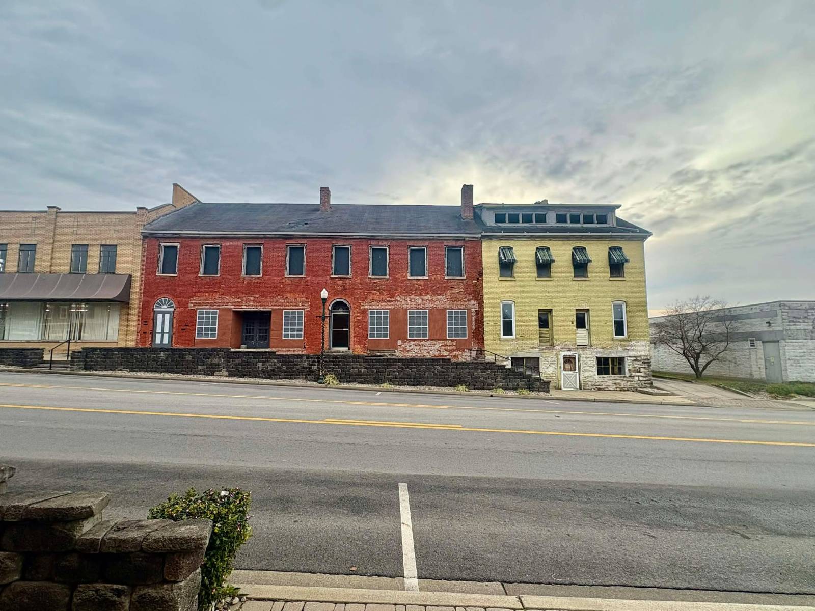 104 S Main St