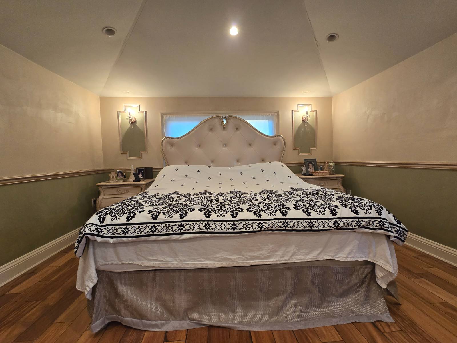 2032 East 17th St, Brooklyn, NY, 11229