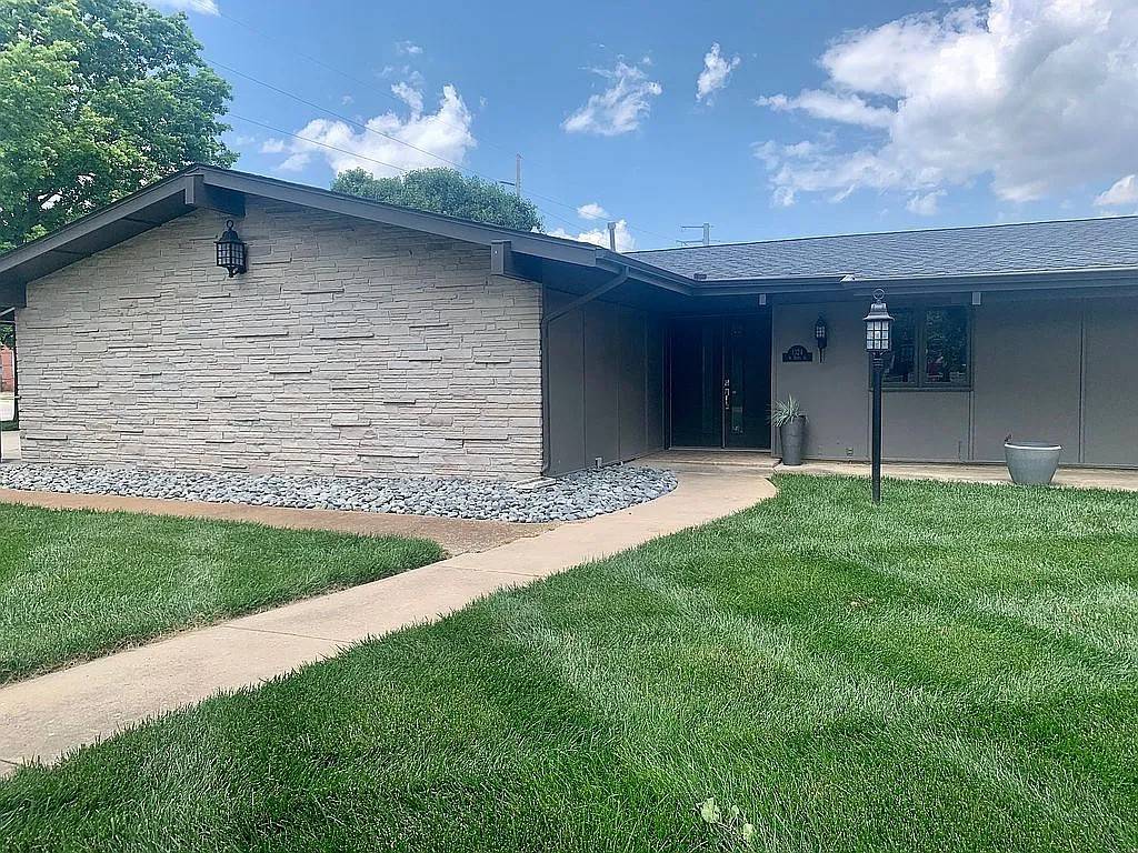 702 W. Oak, Chanute, KS, 66720