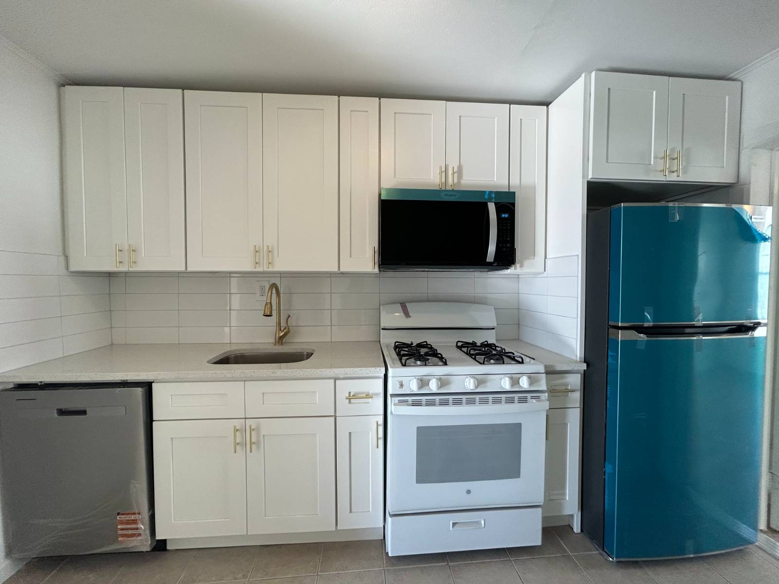 681 Rhinelander Ave UNIT&nbsp;2, Bronx, NY, 10462