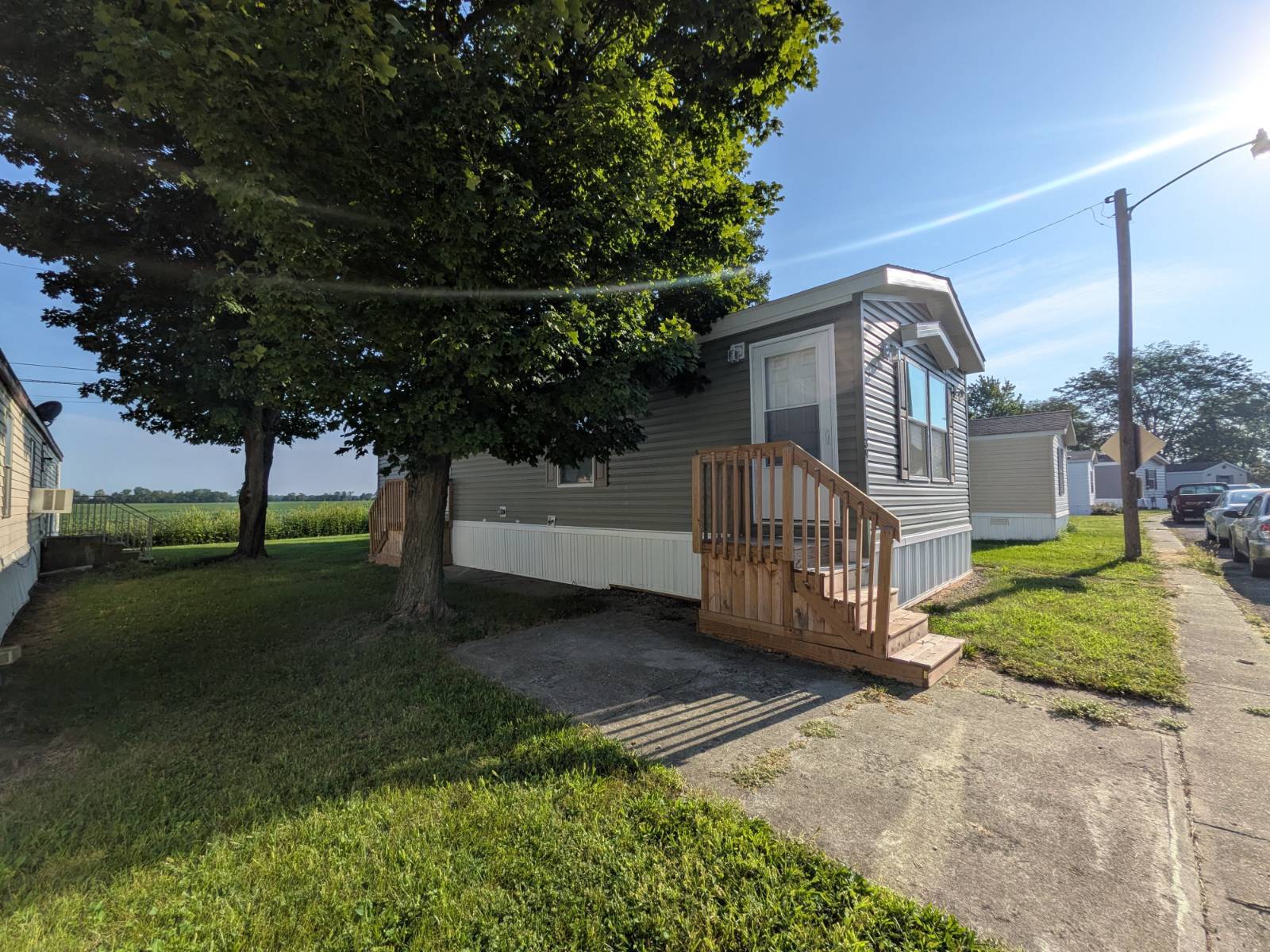 neighborhood living with value, manufactured home communities, find your place at Hometown Communities, housing solutions, co