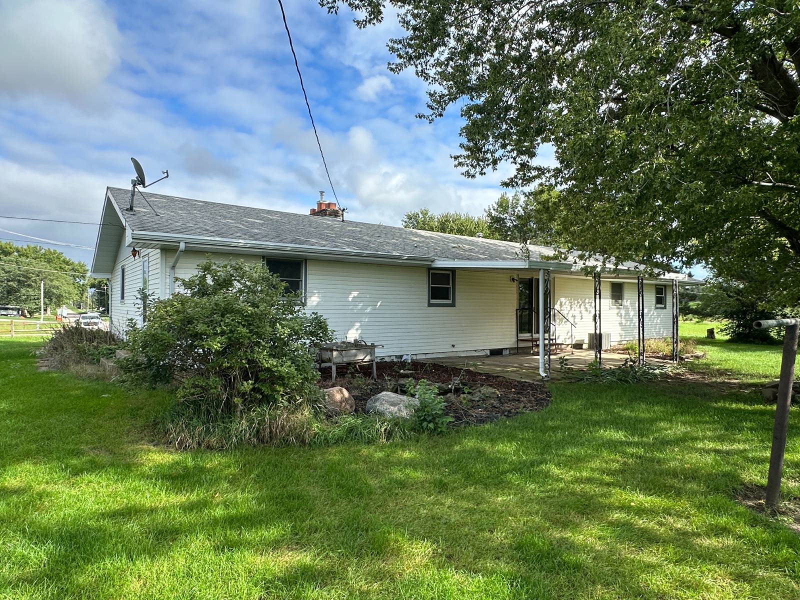 Photo 5 of 52 of home listing at 86575 558th Ave, Randolph, NE 68771