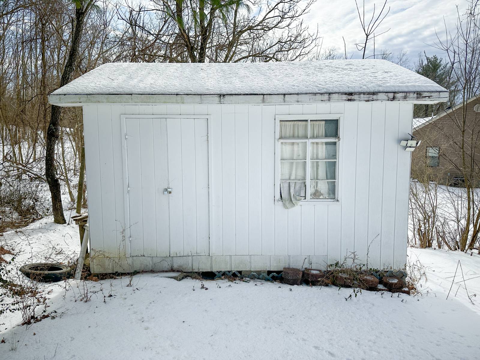 711 Circle Dr