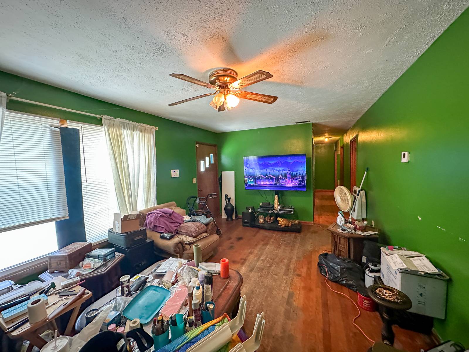 711 Circle Dr
