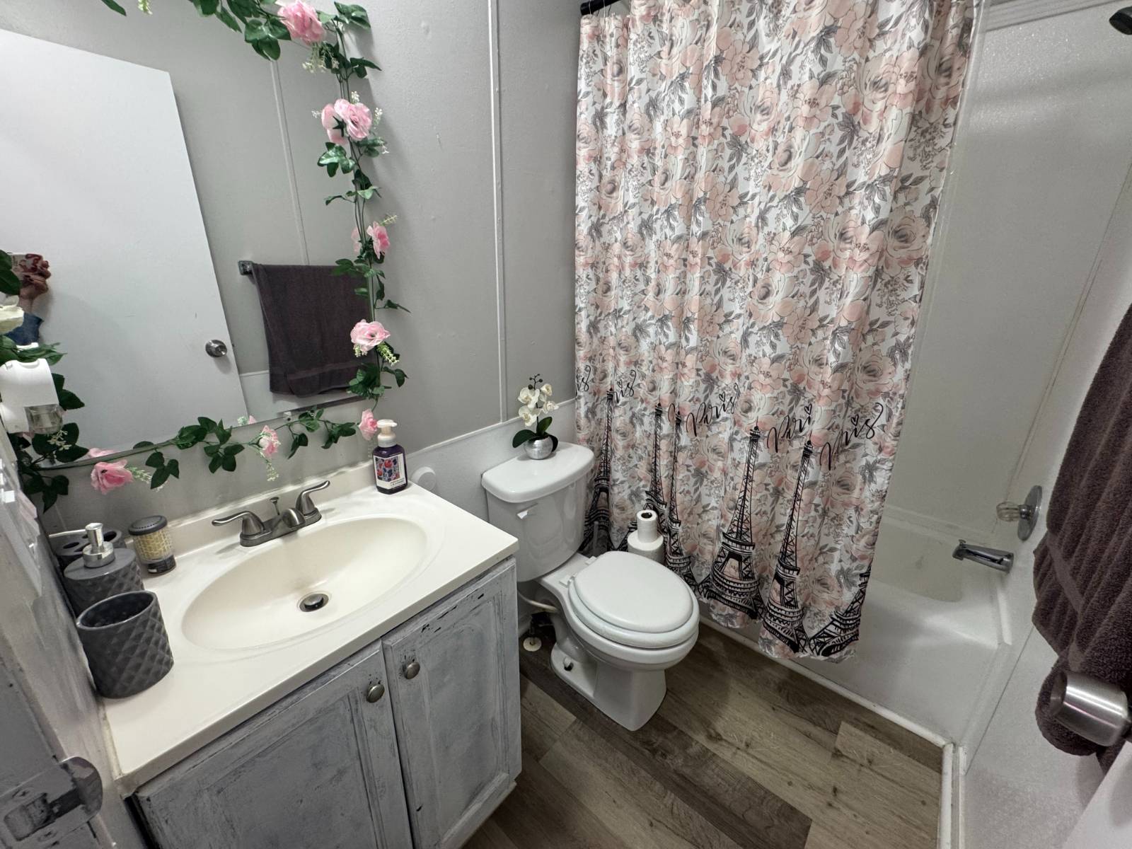 9333 Paradise Dr, Tampa, FL 33610