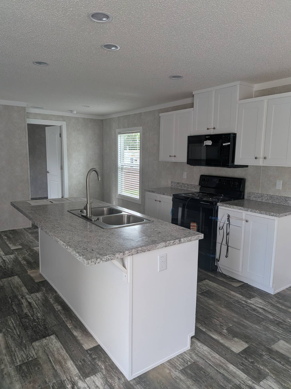 neighborhood amenities, comfortable and connected living, quality mobile home living, affordable homes, community management