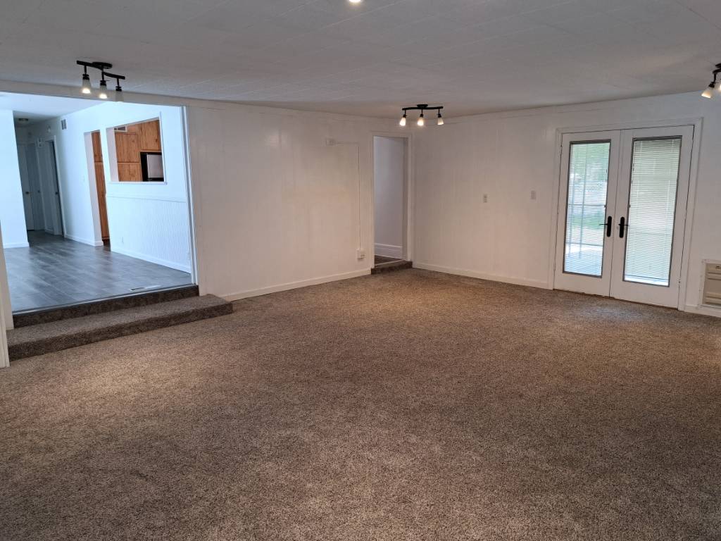 Photo 9 of 28 of home listing at 740 Parry Drive, Chadron, NE 69337