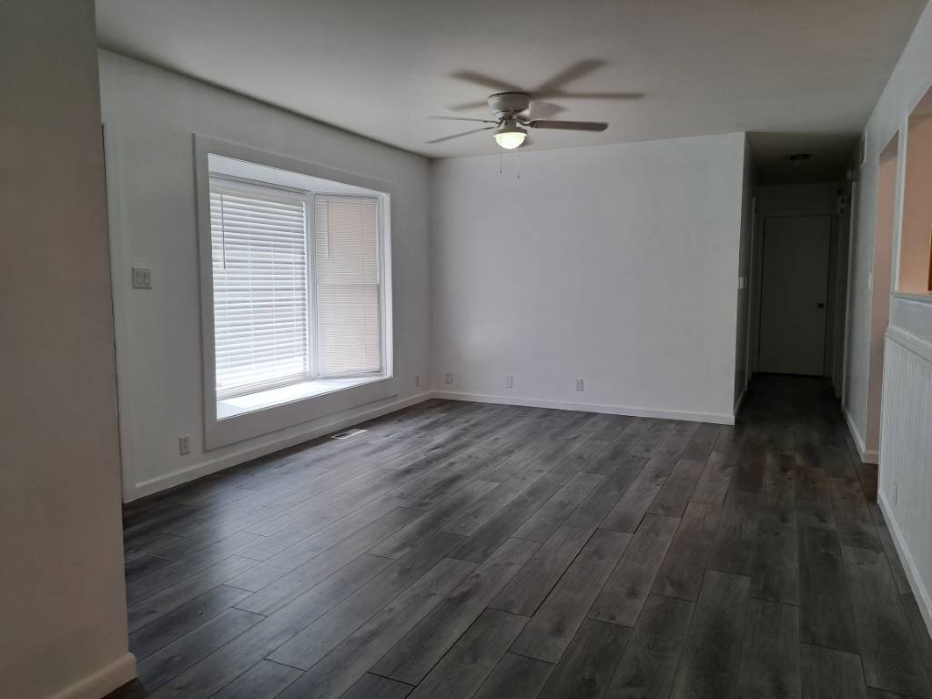 Photo 4 of 28 of home listing at 740 Parry Drive, Chadron, NE 69337
