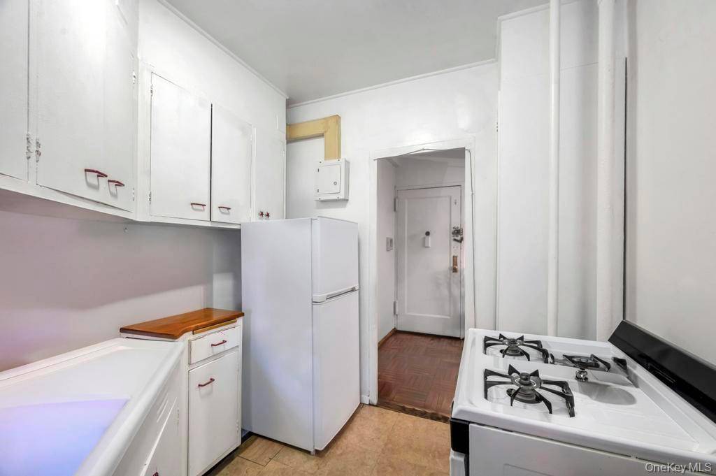 1690 Metropolitan Avenue UNIT&nbsp;1E, Bronx, NY, 10462
